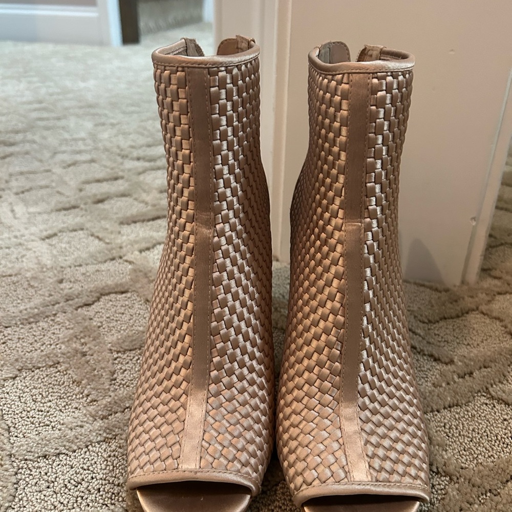 Nine West Ankle Boots (Satin, light pink)